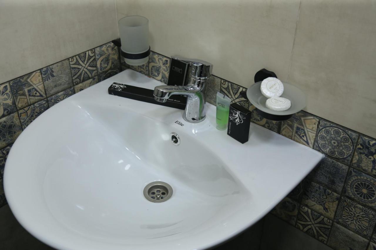 Hotel Maruna Sevan Luaran gambar