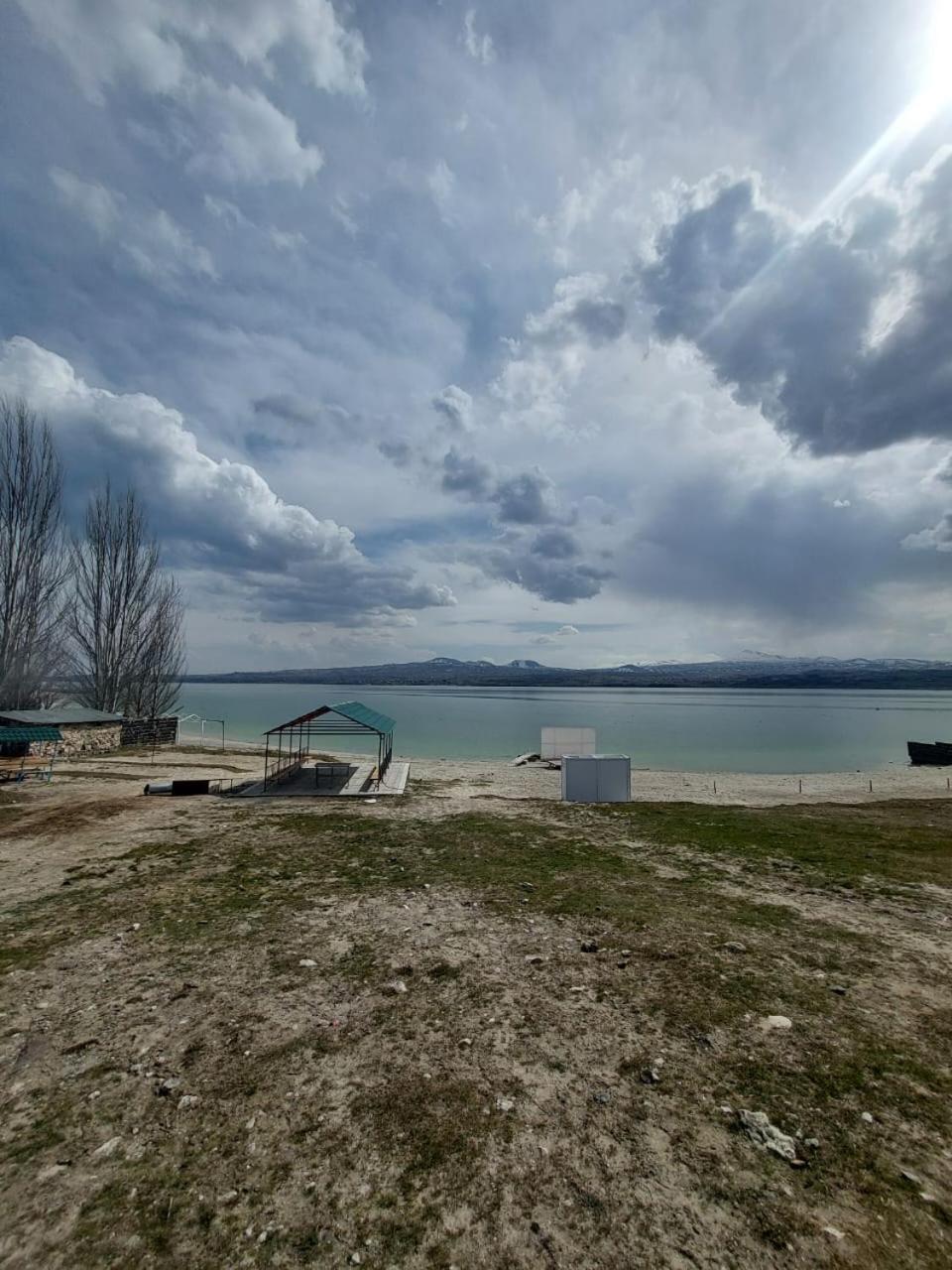 Hotel Maruna Sevan Luaran gambar
