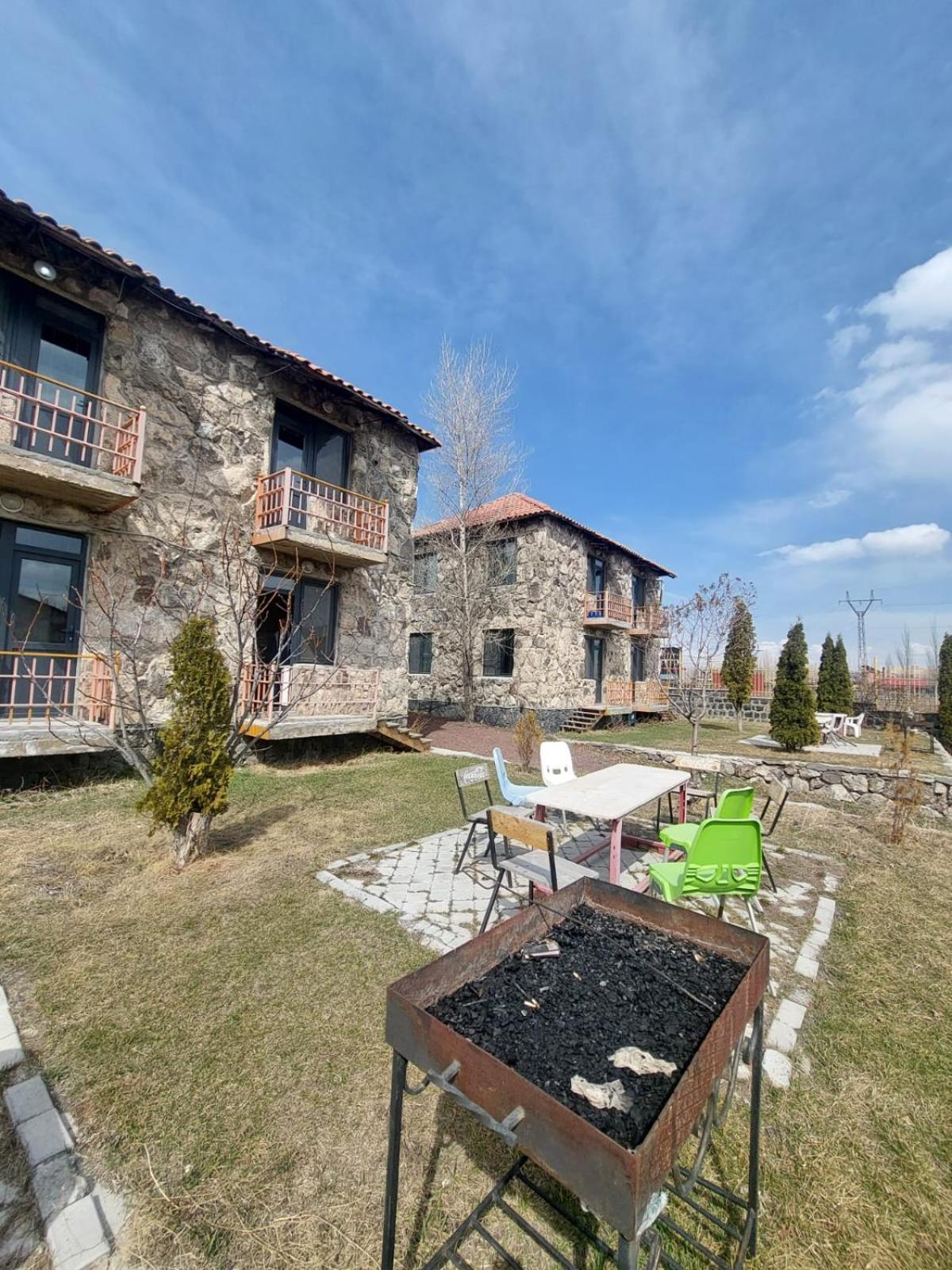 Hotel Maruna Sevan Luaran gambar